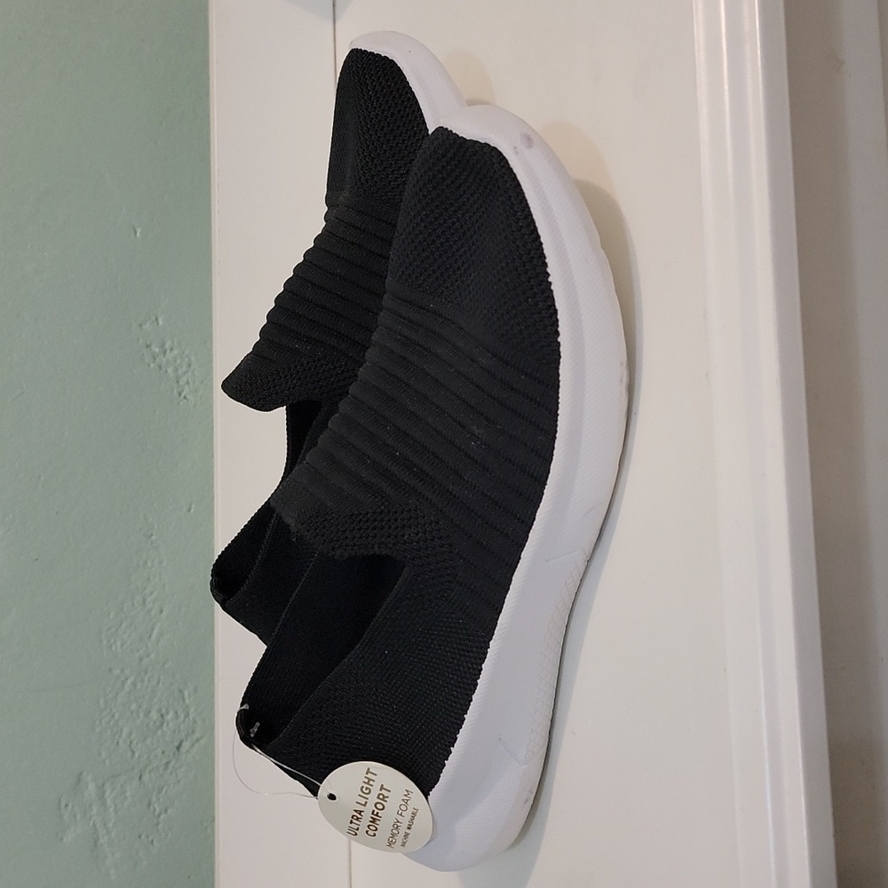 Danskin sneakers - 2 pairs - Picture 2 of 11